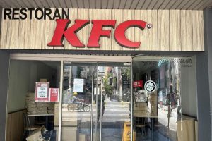 kfc malaysia tutup