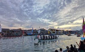 lomba perahu naga