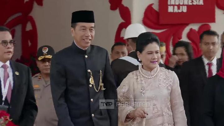 jokowi pakaian adat betawi