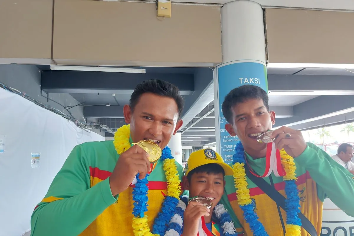 ahmad zainuddin atlet layar kepri