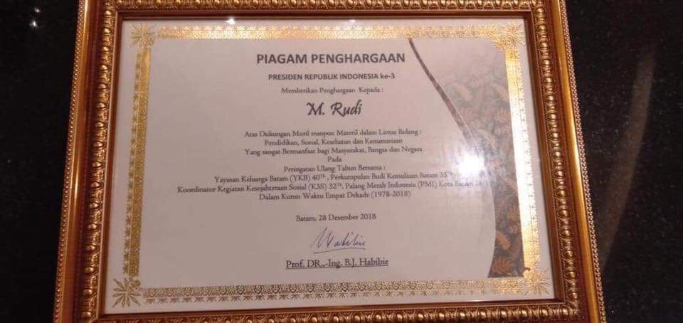Penghargaan BJ Habibie kepada Rudi