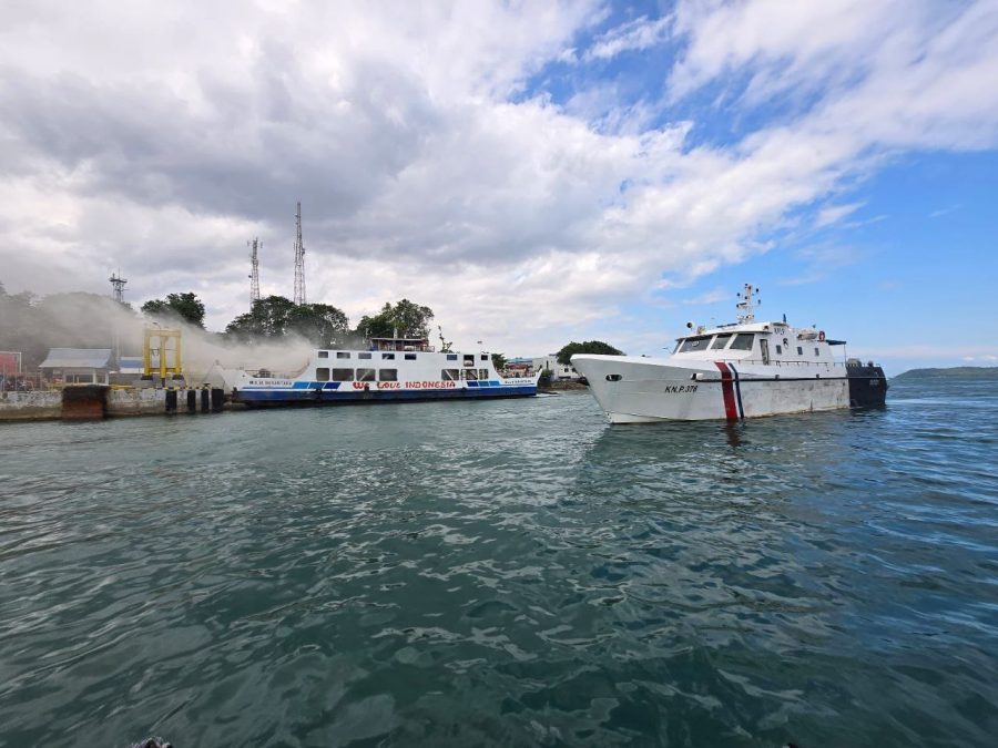 kapal roro terbakar di batam