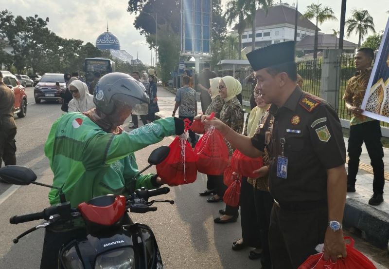 Adhyaksa Peduli kejari batam