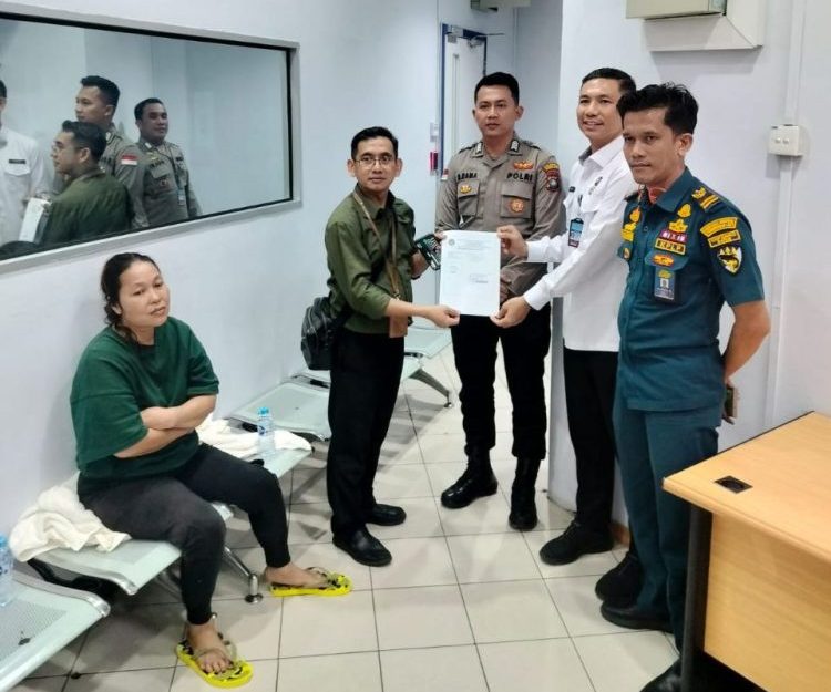 Wni lompat dari kapal