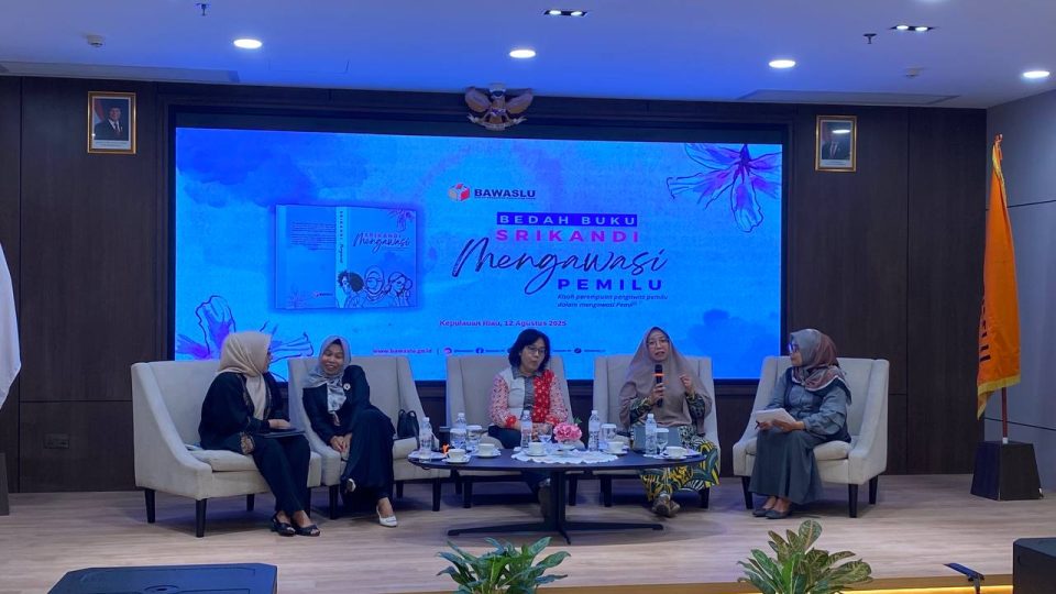Buku Srikandi Mengawasi
