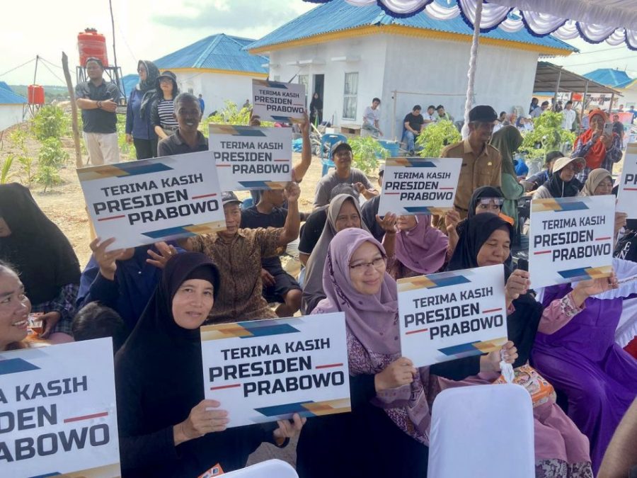 Penyerahan sertifikat warga rempang