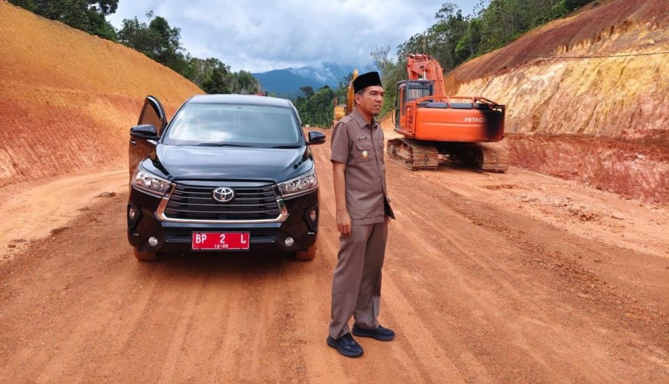 Jalan penarik lingga
