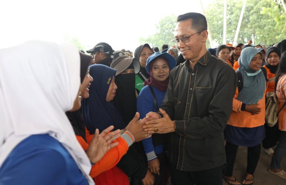 Satgas kebersihan batam