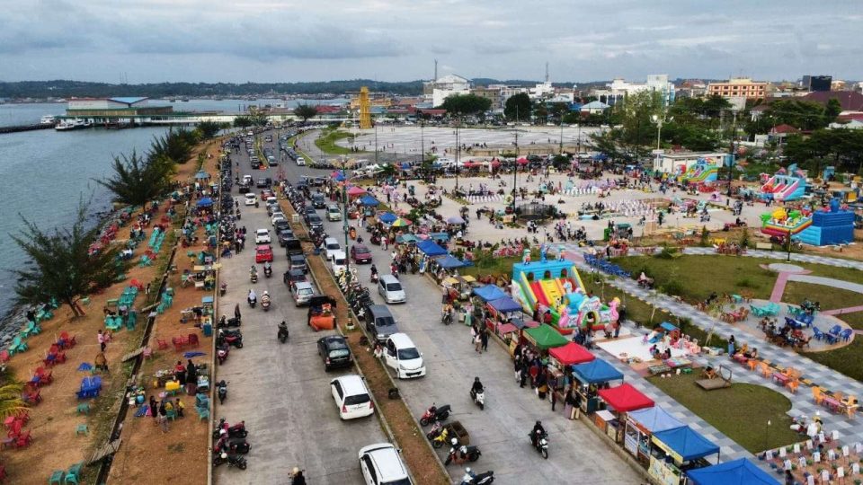 Lelang tepi laut tanjungpinang