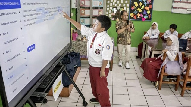 Tv interaktif sekolah batam