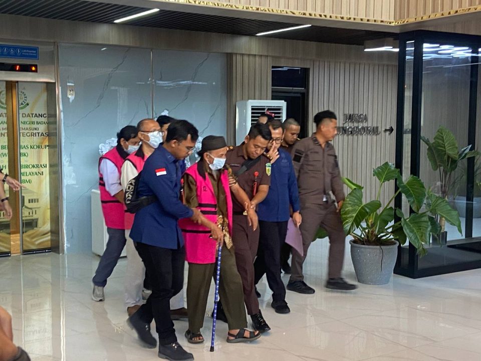 Korupsi asuransi persero batam
