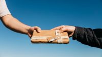 jual-beli-barang-ilegal-ini-hukumnya-menurut-islam-C0BGzBvUmv
