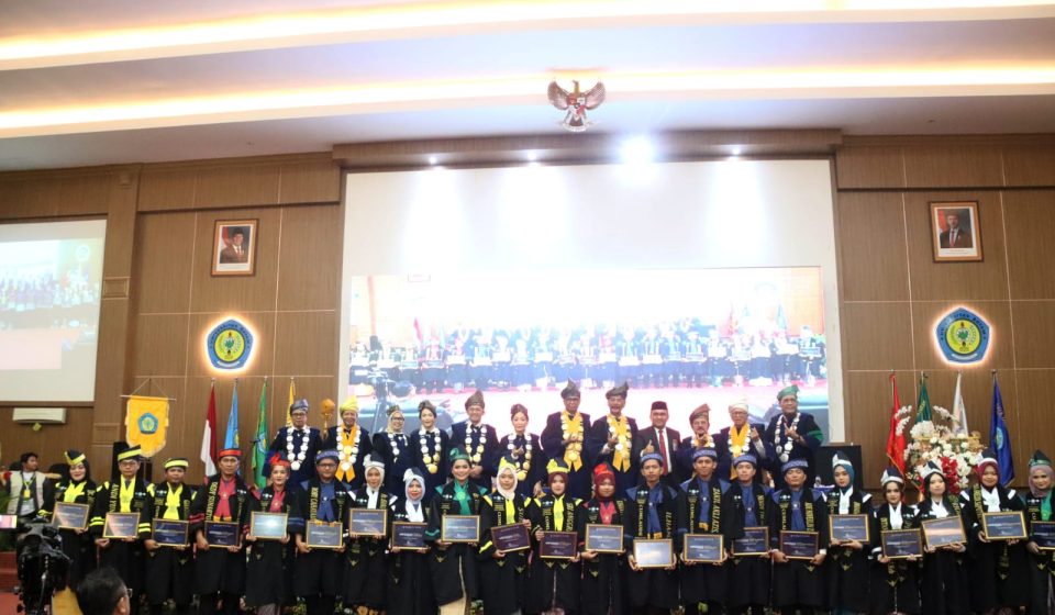 Wisuda UNIBA 2025