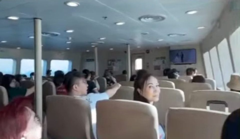 Kapal feri batam tabrakan
