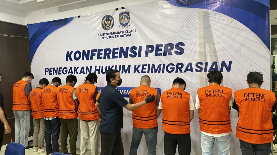 Imigrasi Batam deportasi