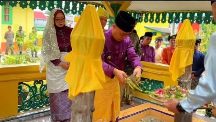 Makam Sultan Mahmud Riayat Syah