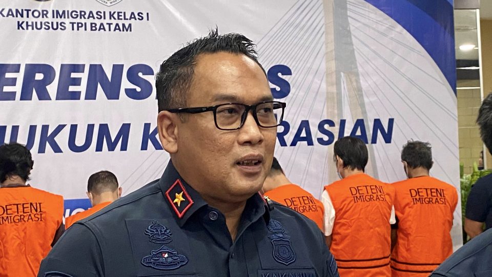 Imigrasi Batam deportasi