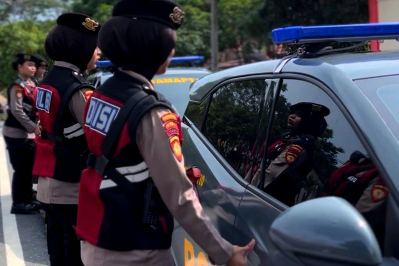 Mobil listrik polisi