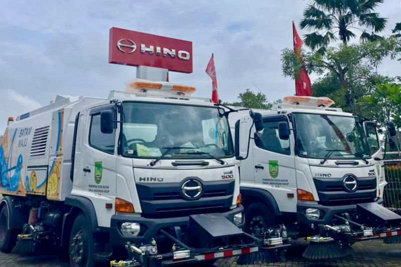 Truk penyapu jalan