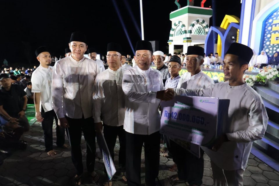Gubernur Ansar