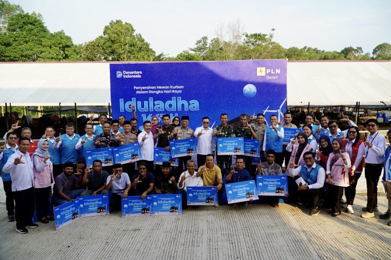 Penyerahan hewan kurban PT PLN Batam pada Idul Adha 1447 Hijriah.