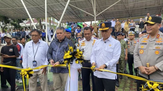 Armada Trans Batam melayani penumpang dan pelajar di Kota Batam.
