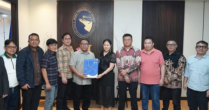 Fary Francis menerima perwakilan PT Chuansheng Import Export Trading Indonesia untuk membahas investasi pengolahan sampah menjadi energi di Batam.
