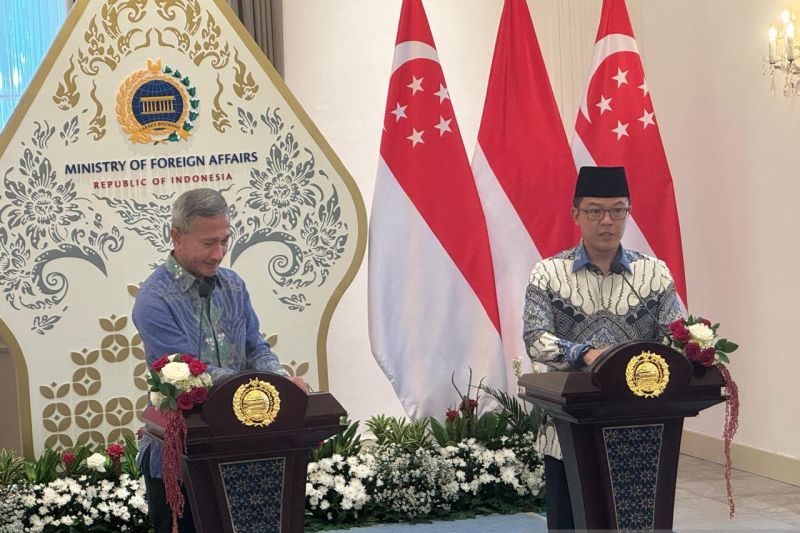 Menlu RI Sugiono dan Menlu Singapura Vivian Balakrishnan saat konferensi pers di Jakarta.