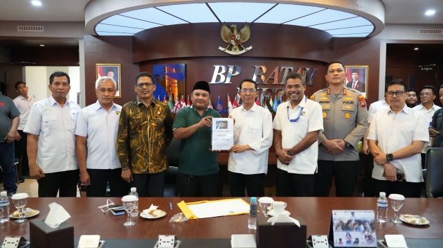 Audiensi perwakilan driver online Batam bersama jajaran BP Batam di Marketing Centre BP Batam.