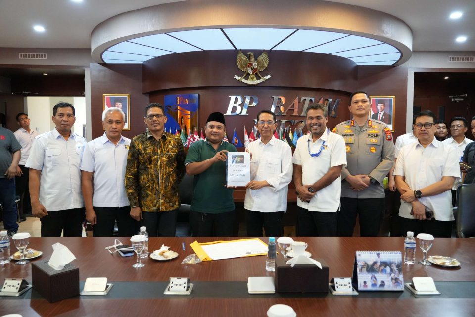 Audiensi perwakilan driver online Batam bersama jajaran BP Batam di Marketing Centre BP Batam.