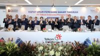 Direktur Utama Telkom Dian Siswarini dalam paparan hasil RUPST 2025 yang menyetujui dividen Rp 21,9 triliun dan buyback saham Rp 4 triliun.