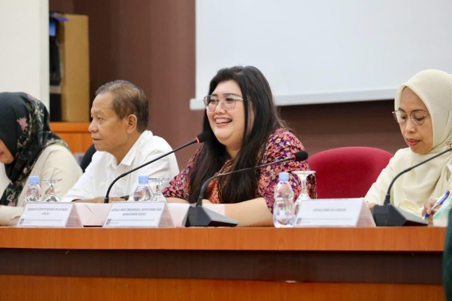 Mahasiswa Universitas Batam mengikuti kuliah lapangan di BP Batam mengenai pembangunan dan ekonomi Batam.