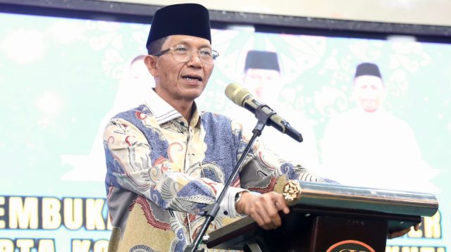 Wali Kota Batam Amsakar Achmad membuka Training Centre kafilah MTQH Batam di Golden View Hotel.