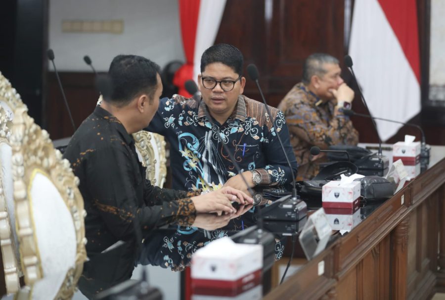 Pemko Batam menegaskan perawatan rumah dinas ditunda karena APBD diprioritaskan untuk layanan kesehatan, pendidikan, infrastruktur, dan kebutuhan masyarakat.