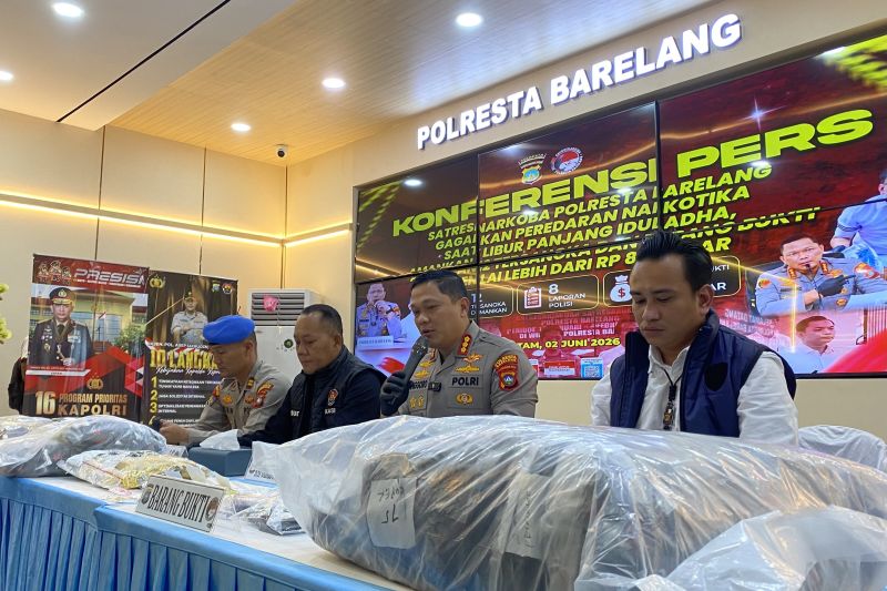 Barang bukti vape etomidate, sabu, ganja, dan ekstasi yang disita Polresta Barelang di Batam.