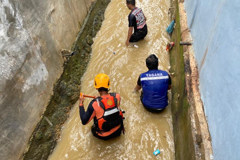 balita berusia dua tahun yang dilaporkan hanyut setelah terjatuh ke dalam gorong-gorong di kawasan Tanjung Sengkuang, Batuampar, Kota Batam