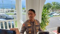 Petugas Polresta Tanjungpinang menjelaskan bahwa foto pocong viral di media sosial merupakan hoaks hasil rekayasa AI.