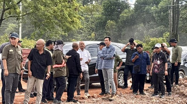Tim BP Batam mengecek kawasan rawan banjir di Kota Batam.
