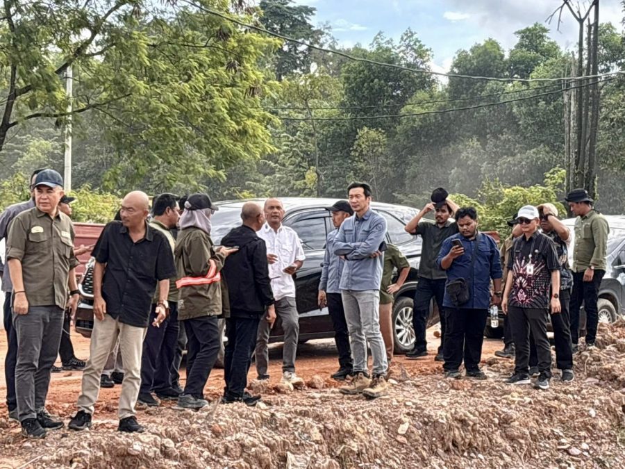 Tim BP Batam mengecek kawasan rawan banjir di Kota Batam.