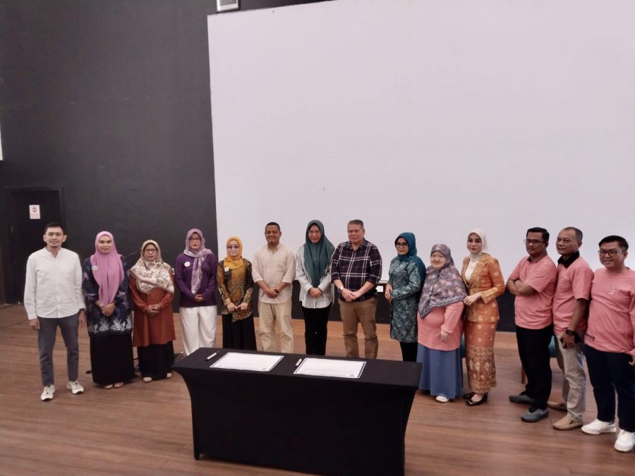 Asisten Pemerintahan dan Kesejahteraan Rakyat Setdako Batam Yusfa Hendri menghadiri pencanangan Kelurahan Siaga Tuberkulosis di Aula BTP Sekupang bersama tenaga kesehatan, kader, dan tokoh masyarakat pada 16 Juni 2026. Program tersebut dimulai di Kelurahan Tibanbaru dan Tibanlama untuk memperkuat deteksi dini, edukasi kesehatan, dan pendampingan pengobatan pasien TBC.