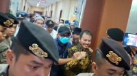 Roy Suryo dan dokter Tifa keluar dari RS Polri sebelum pelimpahan tahap II ke kejaksaan.