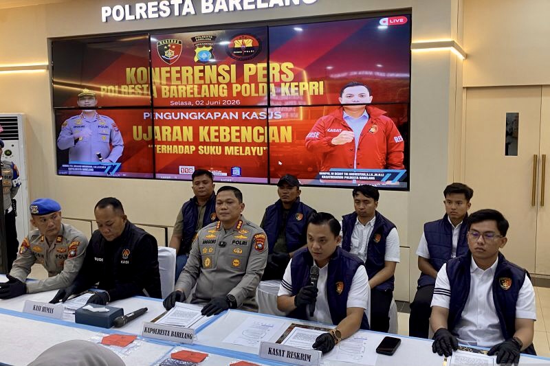 Konferensi pers Polresta Barelang mengenai kasus dugaan ujaran kebencian terhadap suku Melayu di Batam.