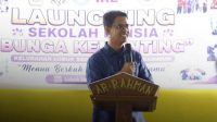 Iskandar resmikan sekolah lansia