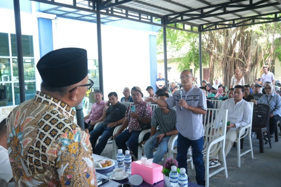 Taman Gurindam 12 kembali ditata dengan anggaran Rp12 miliar. Pembangunan lanjutan membuat ratusan pedagang direlokasi sementara.