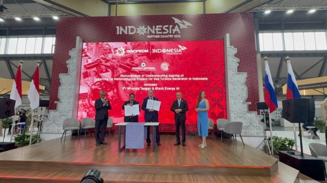 Penandatanganan investasi pembangunan pabrik turbin gas Rusia di Kawasan Industri Wiraraja Batam.