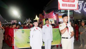 Wali Kota Batam Amsakar Achmad bersama Kafilah Kota Batam pada MTQ XII Kepri.