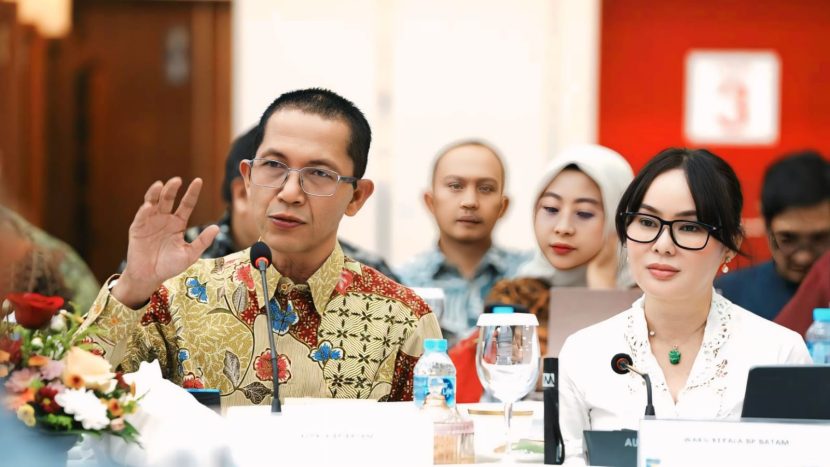 Kepala BP Batam dan rombongan Banggar DPR RI berdiskusi mengenai penguatan investasi Batam.