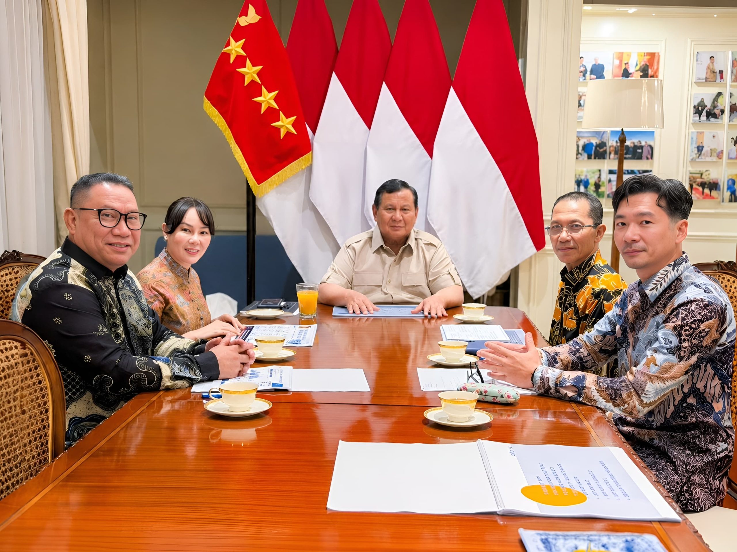 Presiden Prabowo Subianto berdiskusi dengan pimpinan BP Batam mengenai percepatan pembangunan Batam.
