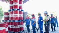 Direktur Pemasaran & Operasi PT Patra Logistik, Joko Priyambodo, bersama jajaran manajemen meninjau batam.