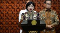 Destry Damayanti menyampaikan keterangan pers setelah ditunjuk sebagai Pejabat Sementara Gubernur Bank Indonesia.